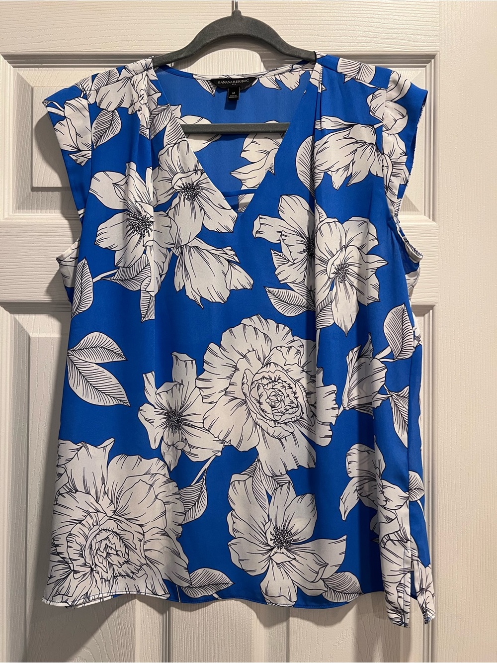 Banana republic floral botanical cap sleeve blouse size M